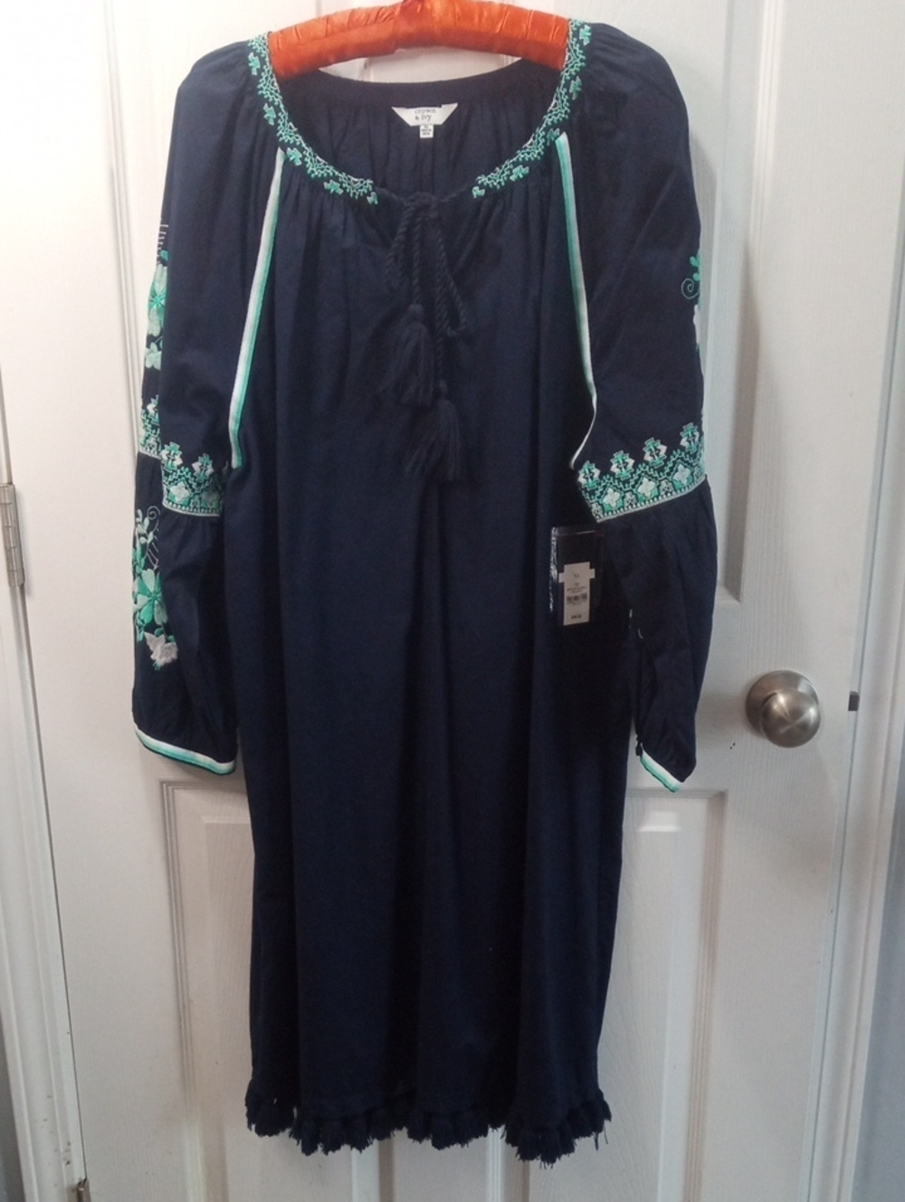 CROWN & IVY OVERSIZED TUNIC - Picture 6 of 11
